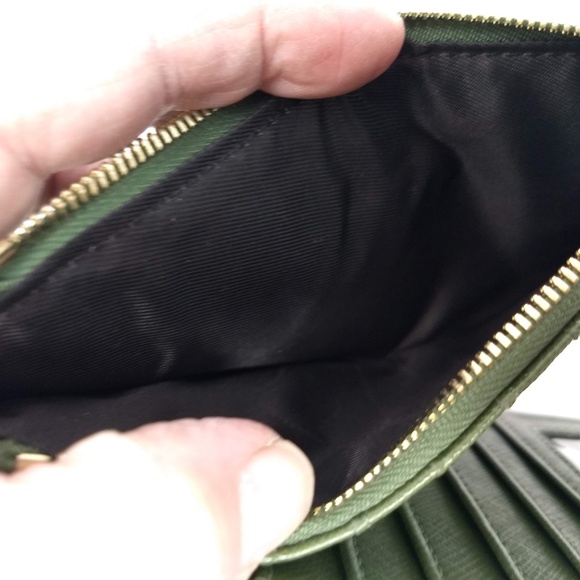 TRAVELAMBO BIFOLD WALLET IN FAUX OLIVE LEATHER - Picture 7 of 8